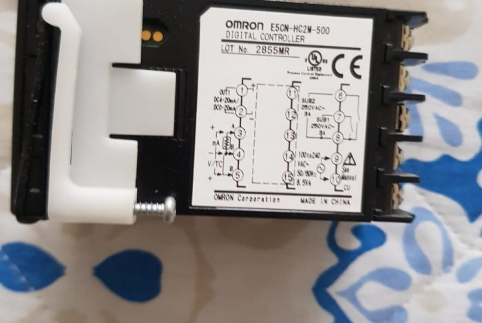 control de temperatura OMRON E5CN-HC2M-500